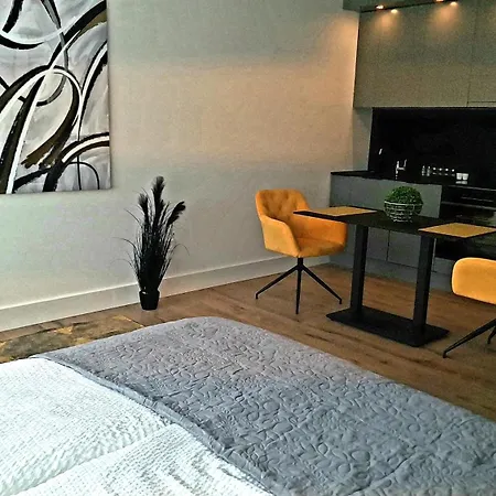 Starlight Yellow Szeged