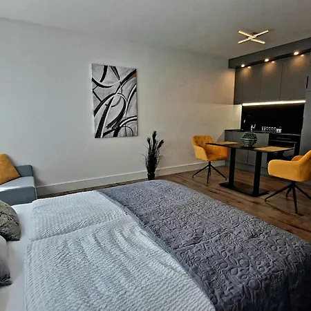 Starlight Yellow Apartment Szeged